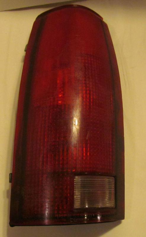 Chevrolet/gmc truck left rear tail light housing