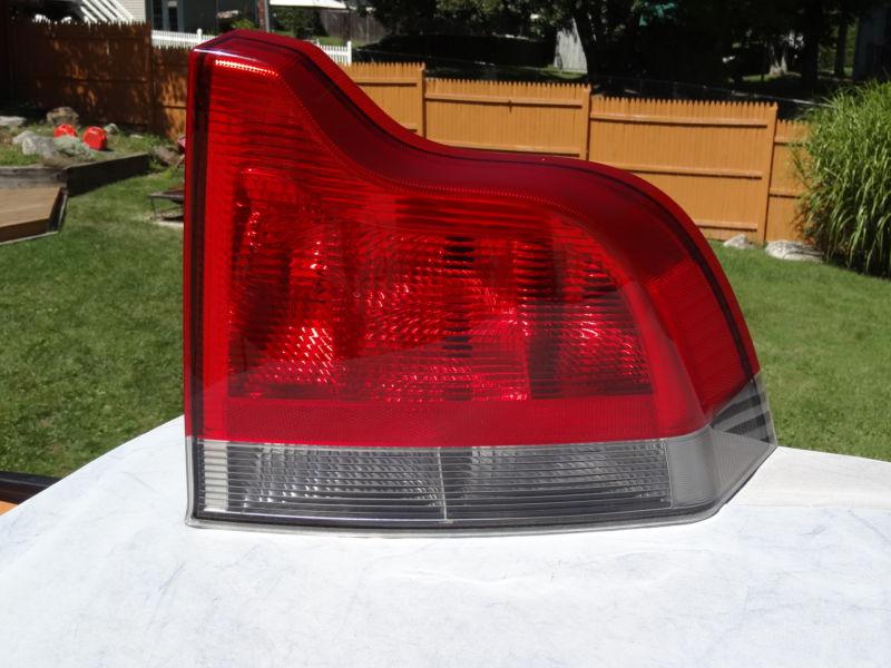 Volvo s60 01 02 03 04 passenger rr right brake stop tail light lamp