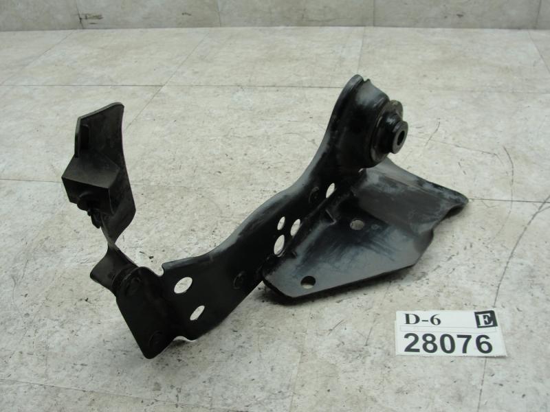 2007 08 g35 sedan right passenger side quarter panel lower bracket stone guard