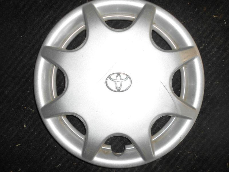 Toyota camry hubcap 1992-1996 oem 14 92 93 94 95 96 61062 1993 1994 1995