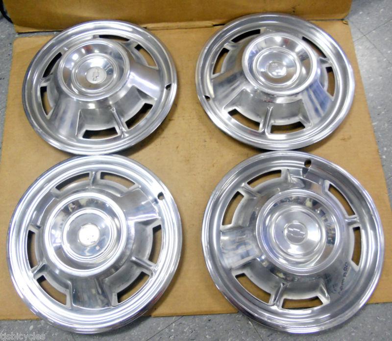 Set of 4 14'' vintage rare 1968 camaro hub caps