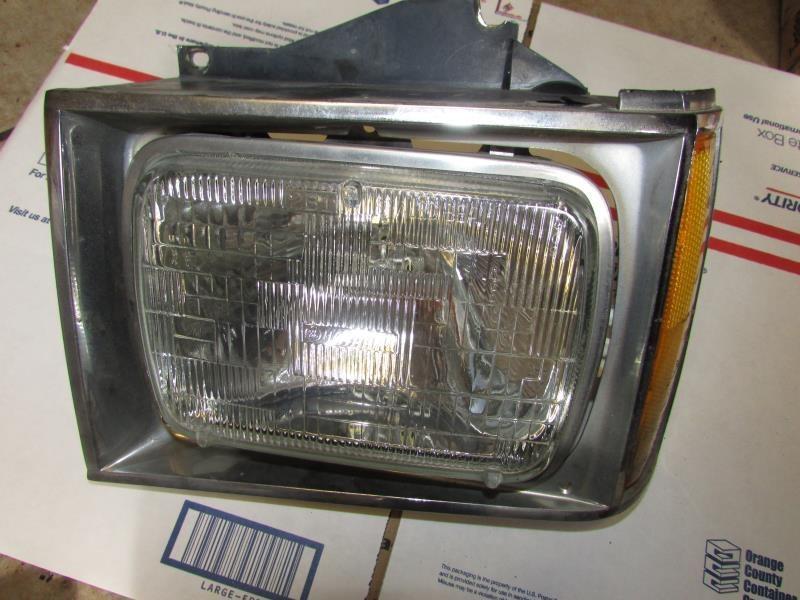 82-87 88 89 90 91 92 93 s10 pickup driver left lh l. headlight w/chrome trim