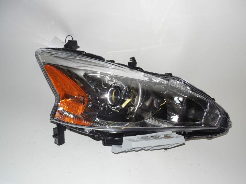 2013 nissan altima oem right headlight nice!