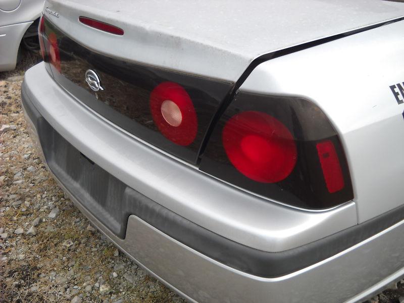 04 05 chevrolet impala right taillight