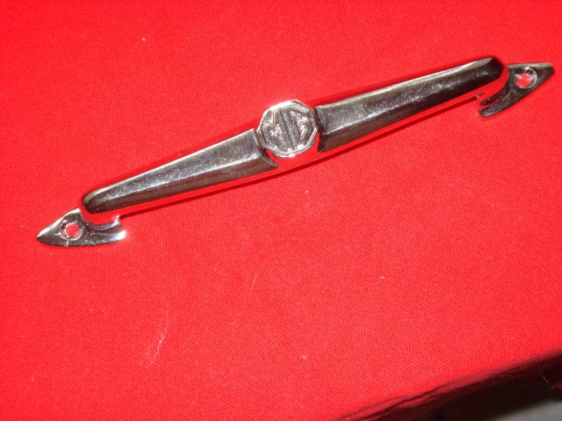 Mg grab handle