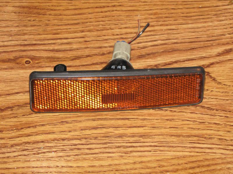 92-98 tracker sidekick front side marker light rh oem