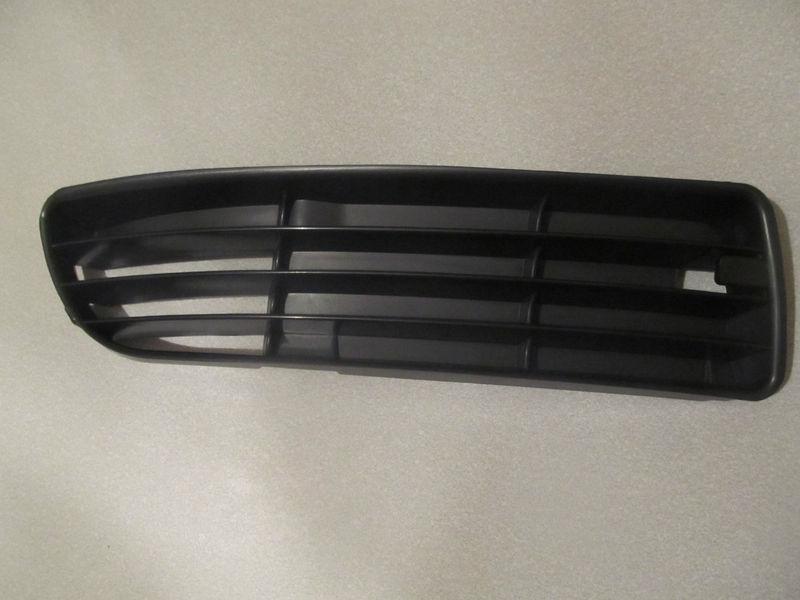 Audi a4 1996-1998 right side bumper grill