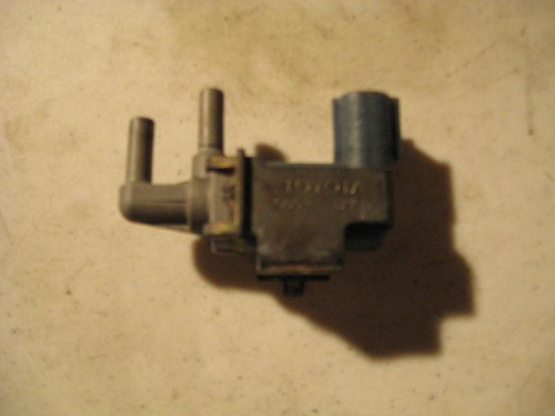 Vsv 94-20 toyota camry sienna solara vacuum switch valve 90910-12196 90910-12150