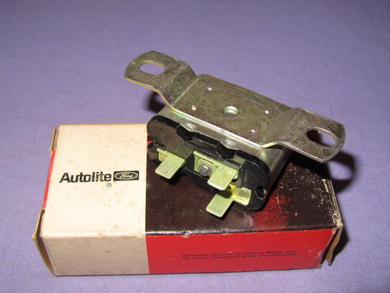 Nos 1957-63 ford passenger, thunderbird, falcon, fairlane horn relay & bracket