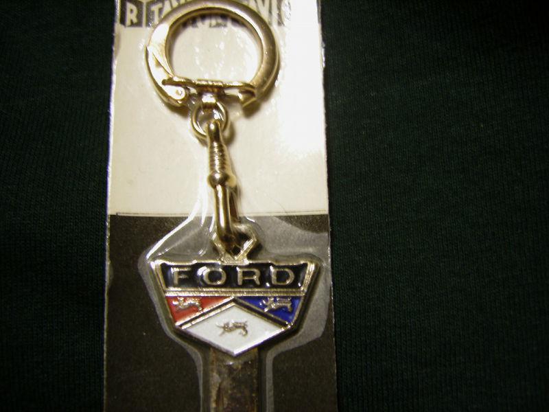 Vintage ford key blank  ~  keyring ~ new on card