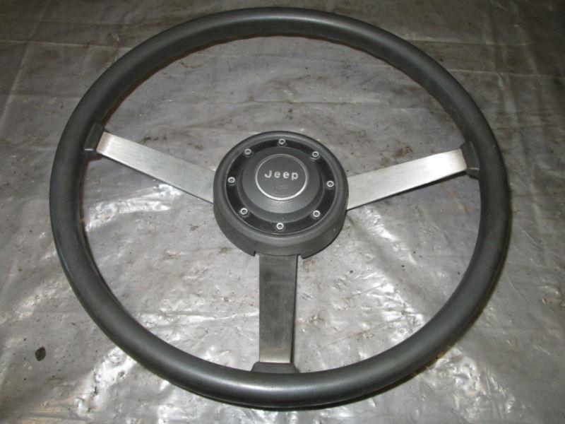 Jeep wrangler yj cj factory steering wheel with horn assembly nice shape 1721