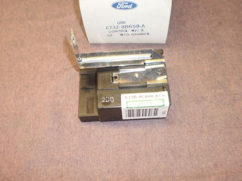 Escort, tempo, topaz w/ac 84,87 engine cooling fan controler orig. ford nos