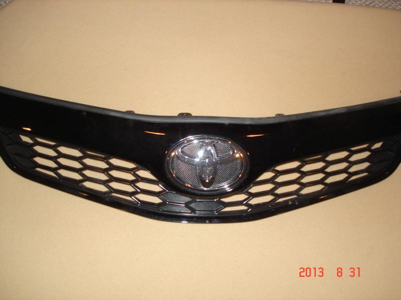 2013 toyota camry "used" front grille 