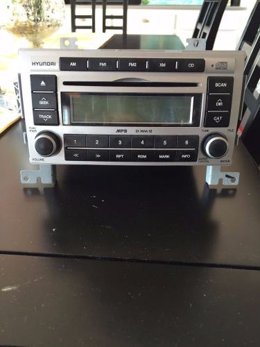 2007 hyundai santa fe radio, cd player, xm radio ready, mp3, made by delphi