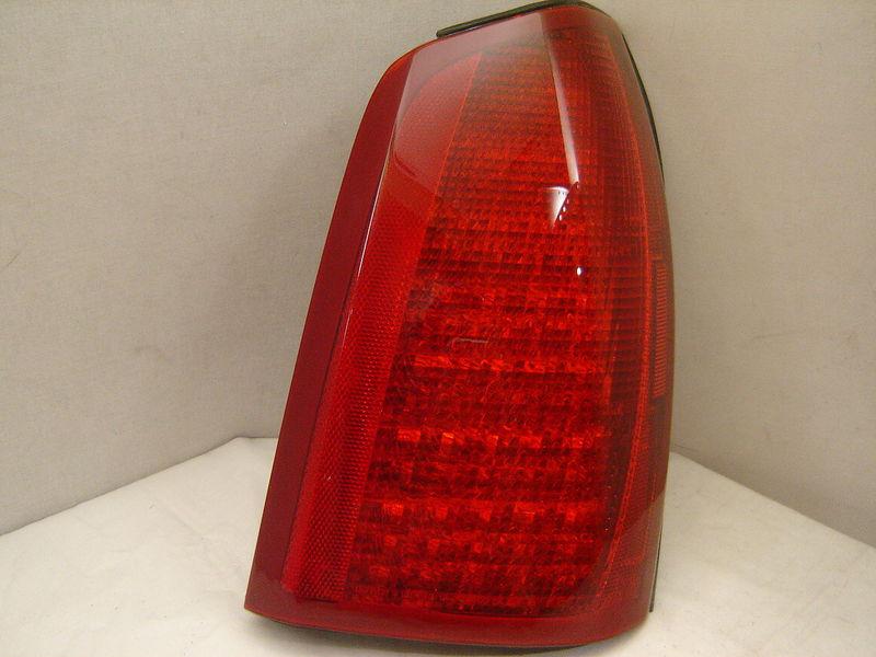 Cadillac deville dts right tail light 00 01 02 03 04 05 oem 