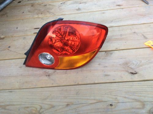 2003 2004 hyundai tiburon passenger right tail light oem 03 04 small crack