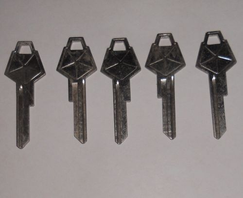 Lot of 5 vintage chrysler single sided ignition key blanks