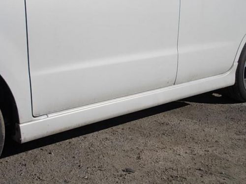 Daihatsu move 2004 left side step [2613800]