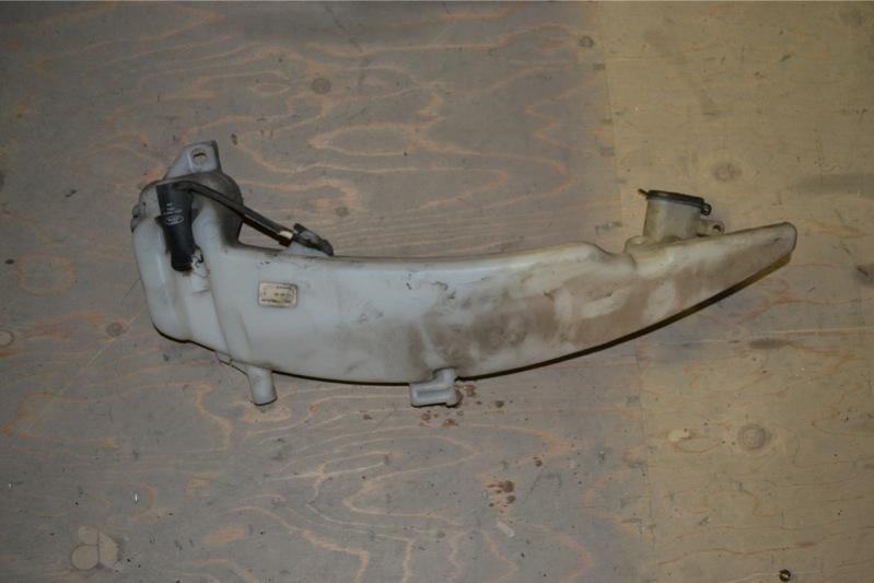 2000-2004 ford focus windshield washer tank bottle reservoir oem 