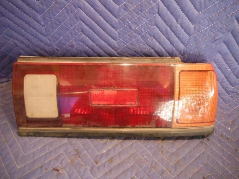 89 90 nissan sentra r. tail light cpe qtr mtd