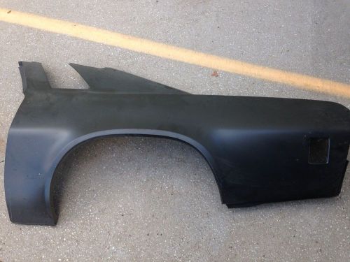 1686913 gm new chevelle malibu / laguna left rear quarter panel