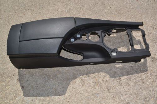 Bmw e60 e61 black middle center panel arm rest armrest rhd 7060052 9191801 535