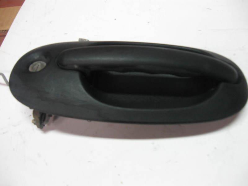 99 plymouth voyager left (drivers side) exterior door handle