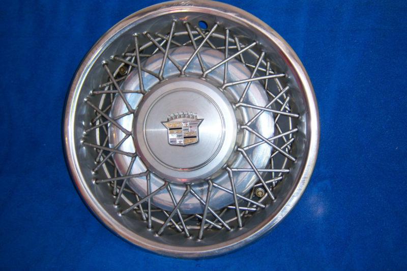 1976-1979 cadillac seville hubcap wheel cover 15"  metal  good used condition