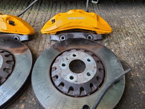 Audi e-tron 50 quattro 2021 akebono brake 6 pot caliper pad set disc front rear