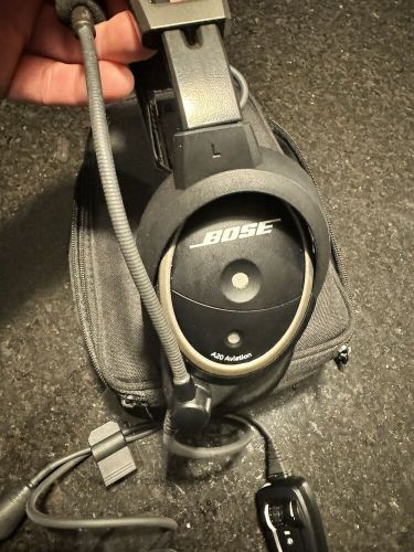 ***excellent condition *** bose a20 aviation headset / bluetooth dual plug cable