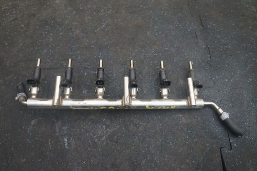 Left fuel injection rail pipe 6 injector 07p133315b 07p906031b bentley bentayga