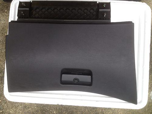 Bmw e46 323i 325i 328 330ci  00 01 02 03 04 oem glove box with latch