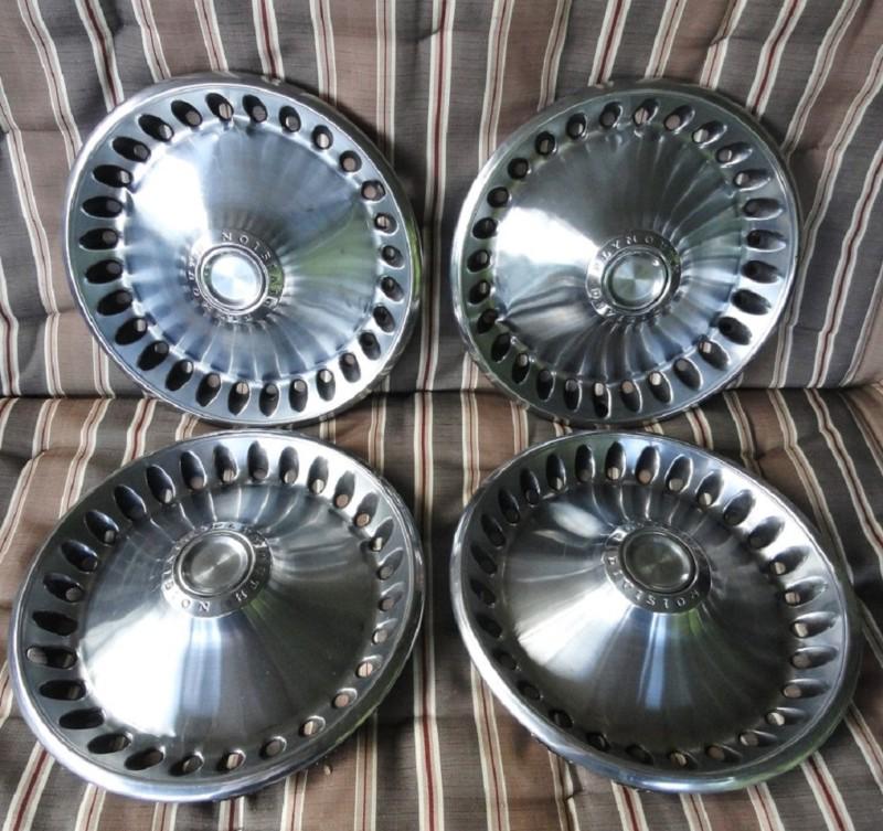 Set of 4 1970-72 plymouth division oem barracuda cuda 14in wheel covers hub caps