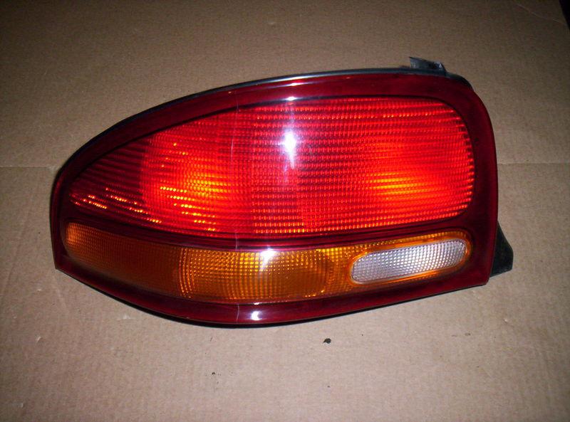 95 96 97 98 99 00 dodge stratus oem lh tail light