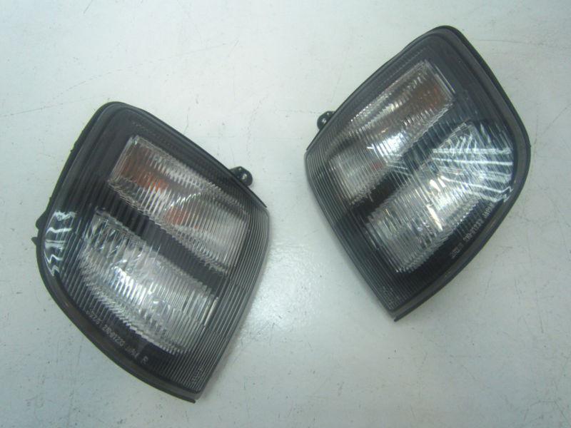 Mitsubishi montero pajero wide body nl series genuine corner lights lamp 97-00