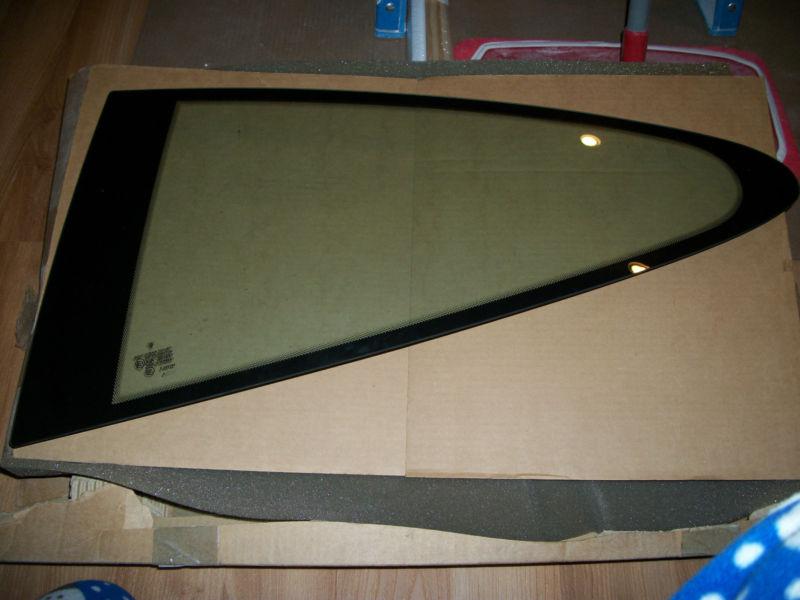 Porsche 911 996 carrera coupe left quarter window glass oem