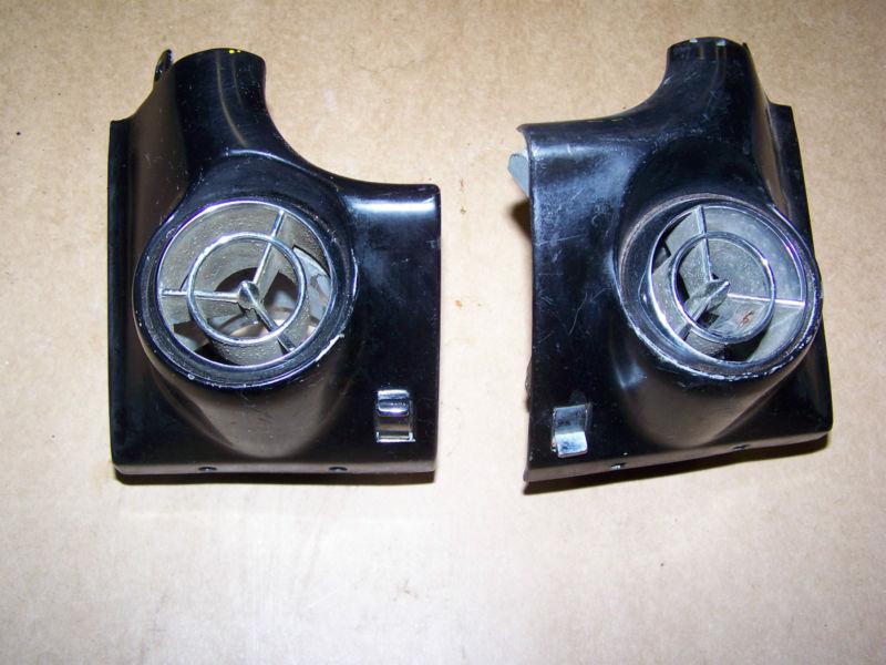 Pair of lh & rh 1966 pontiac bonneville factory a/c dash vent assemblies