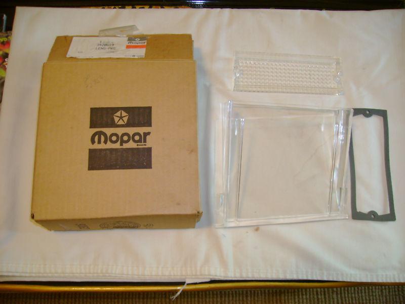 Nos mopar 1970 cuda,barracuda lh park light lens w/gasket nib!!