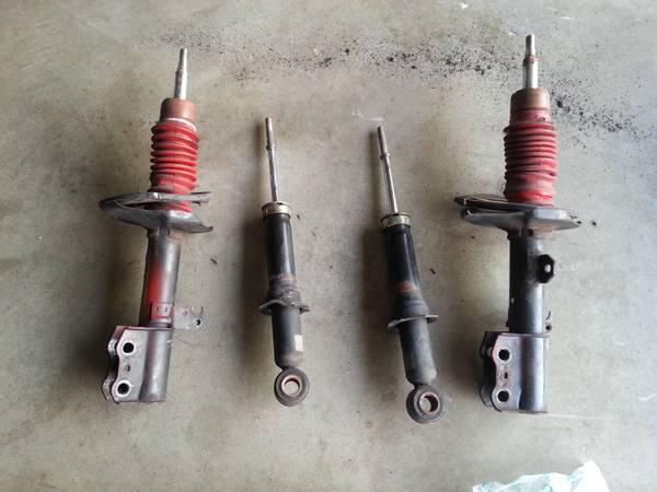 03 04 05 06 07 08 toyota corolla/matrix oem shocks & struts 