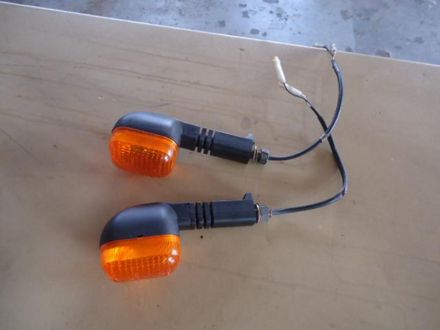 2001 triumph tt 600 rear back right & left turn signals indicator flashers