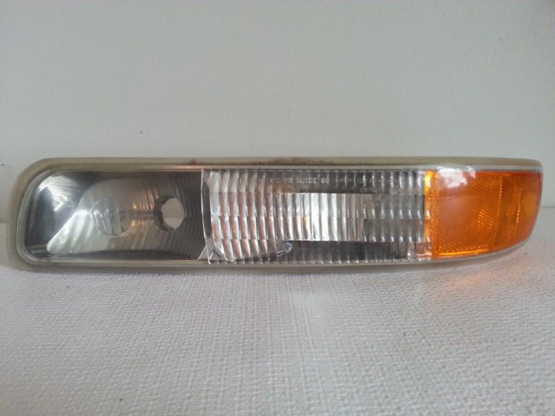 99-02 chevy silverado front lh turn signal marker light 16525193 oem