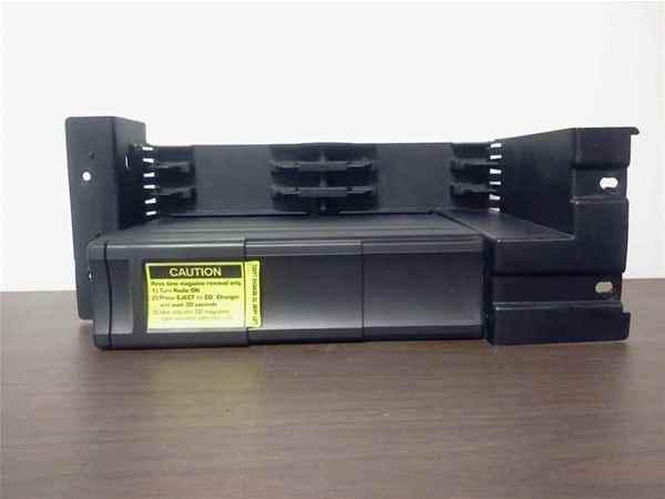 97-99 mountaineer 6 disc cd changer oem