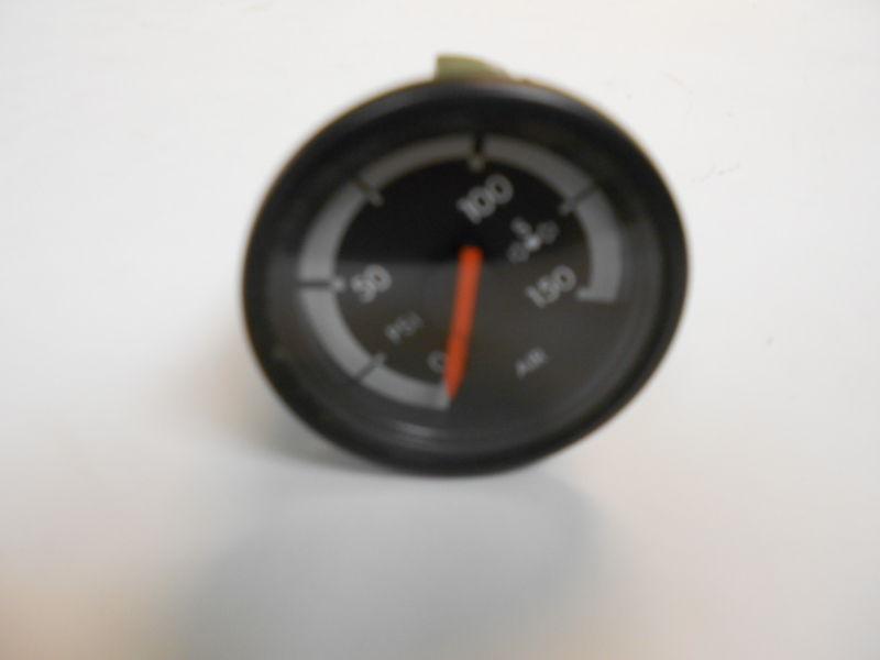 22-53811-000 freightliner secondary air gauge 