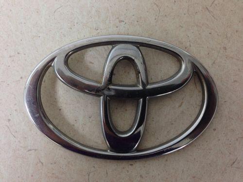 Toyota emblem