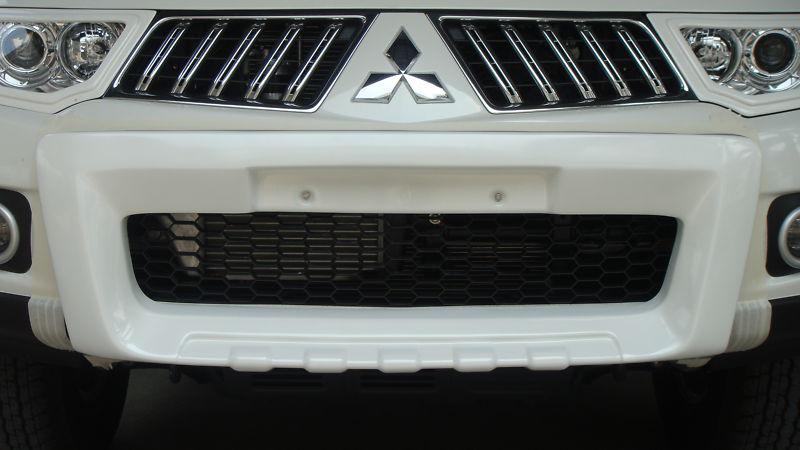 Front bumper guard (coloured)  for mitsubishi pajero sport  2008-2011