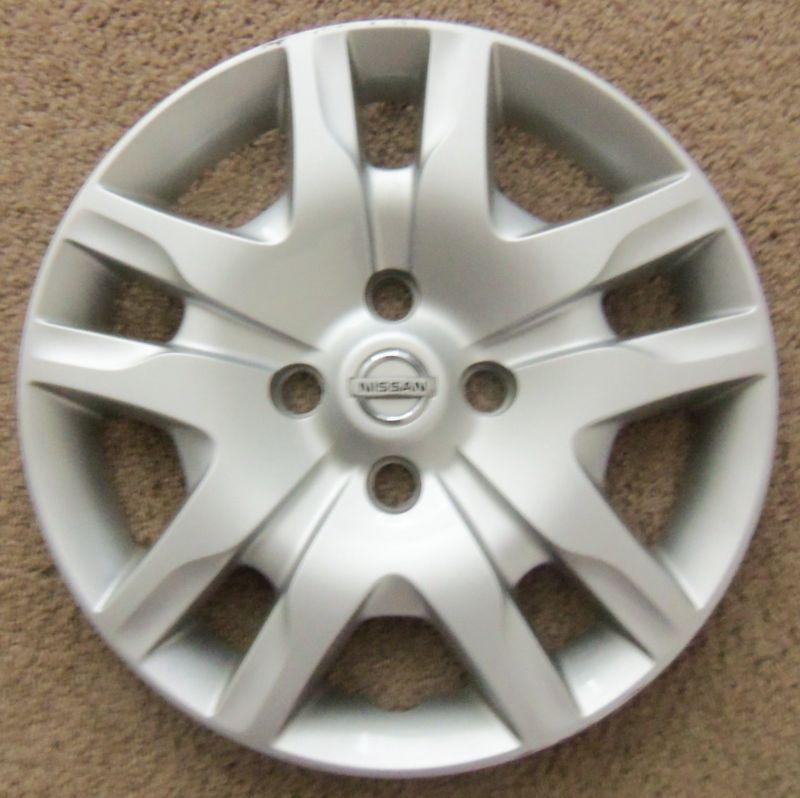 Nissan sentra oem wheel cover very good used condition free shipping in usa