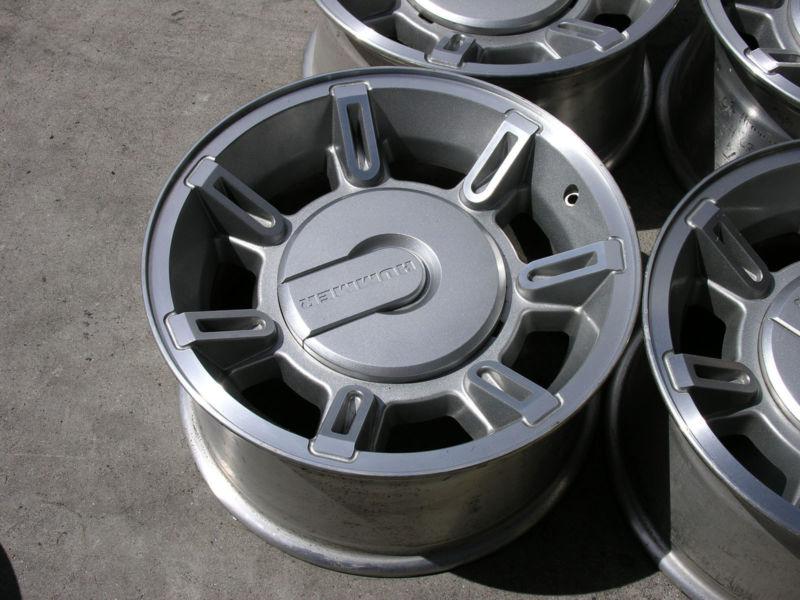 Purchase HUMMER H2 H 2 ORIGINAL WHEELS RIMS 6302 in Gardena, California