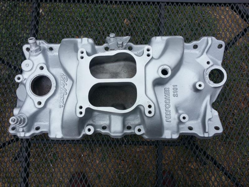 Edelbrock performer 2101 sbc aluminum intake 283, 327, 350, 383 no reserve!