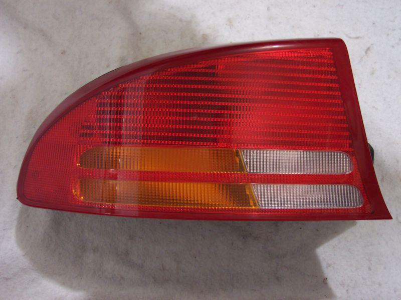 2004 dodge intrepid left taillight