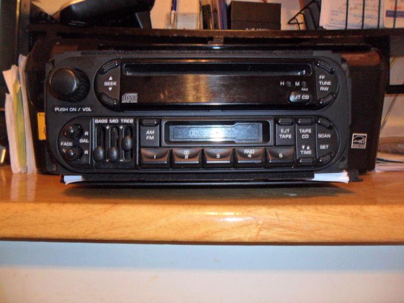 01-02 dodge durango cd cassette radio player 